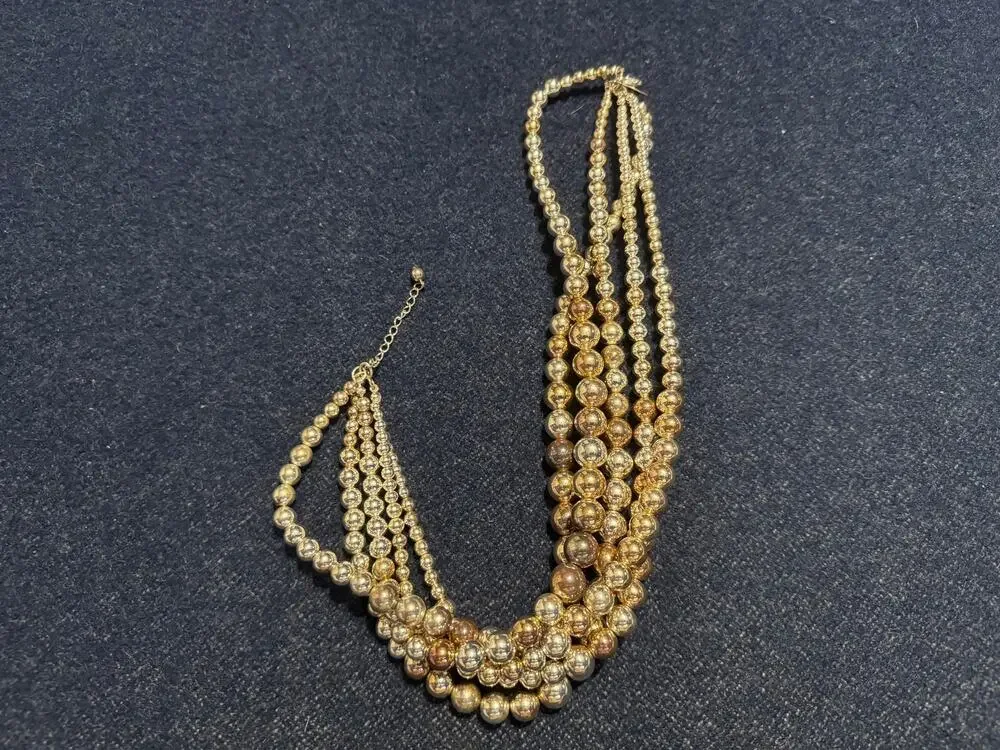 White House Black Market Graduated Lucite Ambre Necklace